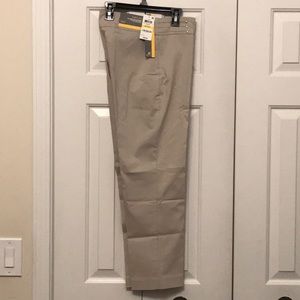 JM Collection Slim Leg Pant SIZE Petite Medium
